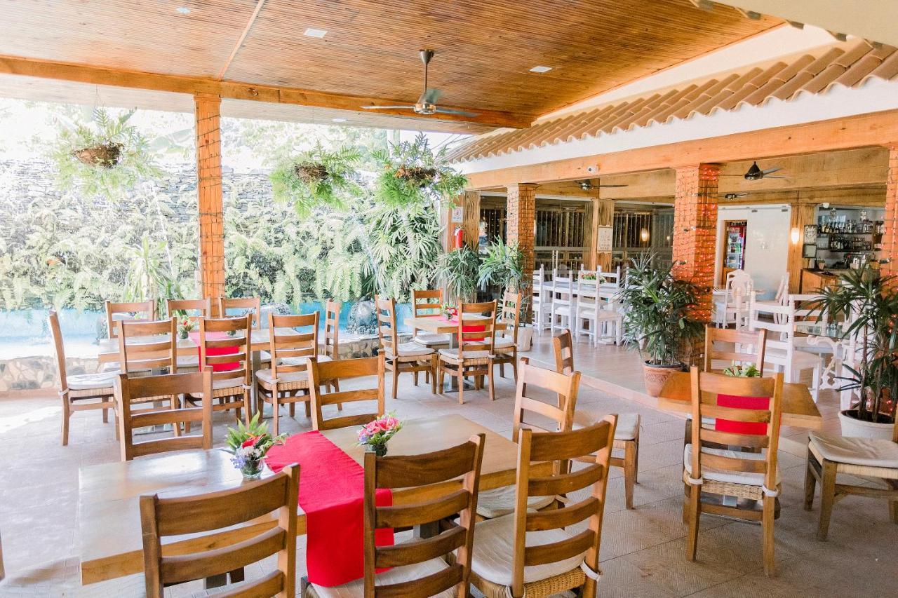 Rancho Guacamayos Hotel & Restaurantes Bonao Exterior photo